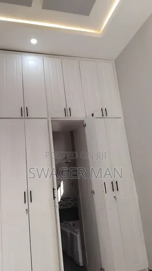 Furnished 4bdrm Villa in Ccd Area, Yeka for sale