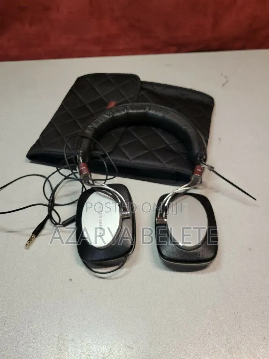 Vintage Clasy Bowers and Wilkins Hwadphones for Sale