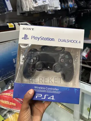 Sony Brand New Dual Hook Wireless Playstation Controller /Ps4 Joystick