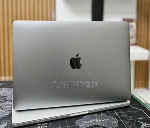 New Laptop Apple MacBook Pro 2017 16GB Intel Core i5 SSD 256GB