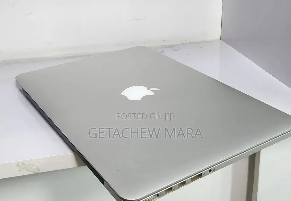 New Laptop Apple MacBook 2013 8GB Intel Core i5 SSD 256GB