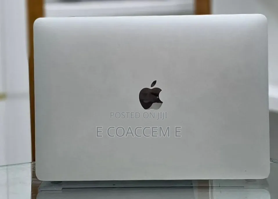 New Laptop Apple MacBook 8GB Apple M1 SSD 512GB