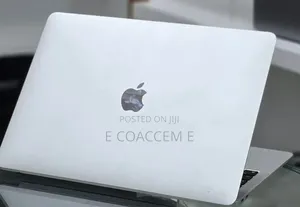 New Laptop Apple MacBook 8GB Apple M1 SSD 512GB