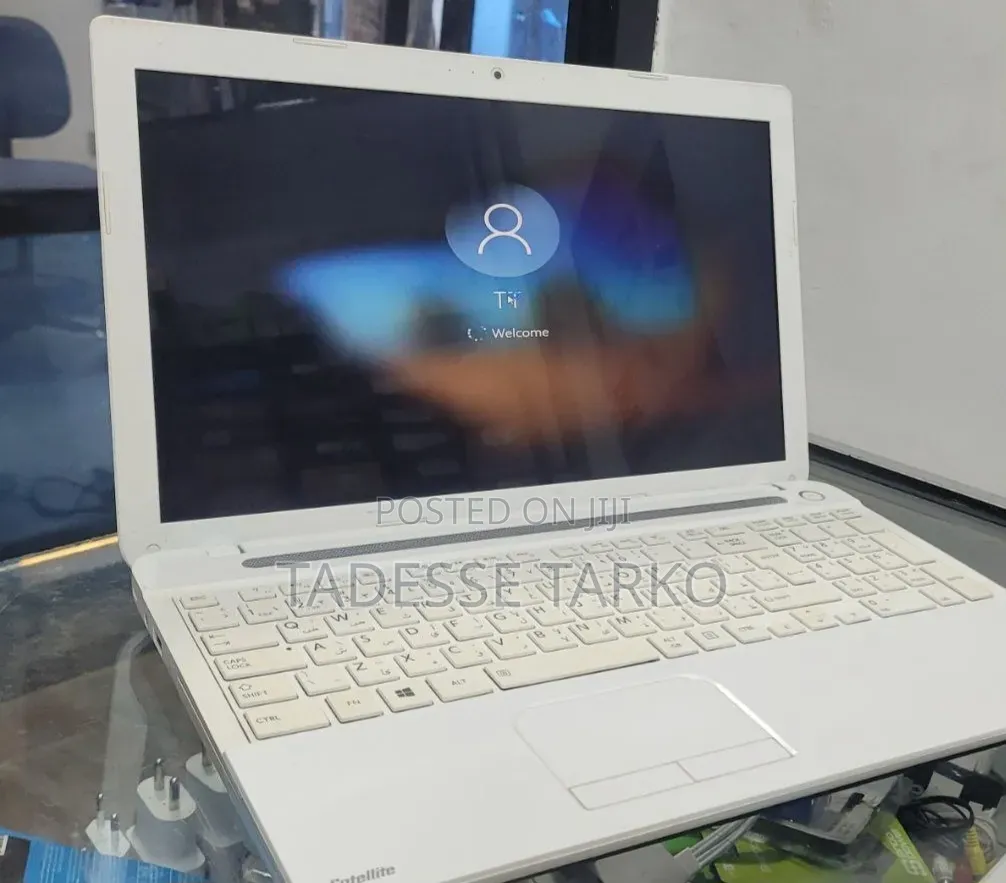 New Laptop Toshiba Satellite C55 8GB Intel Core i3 HDD 1T