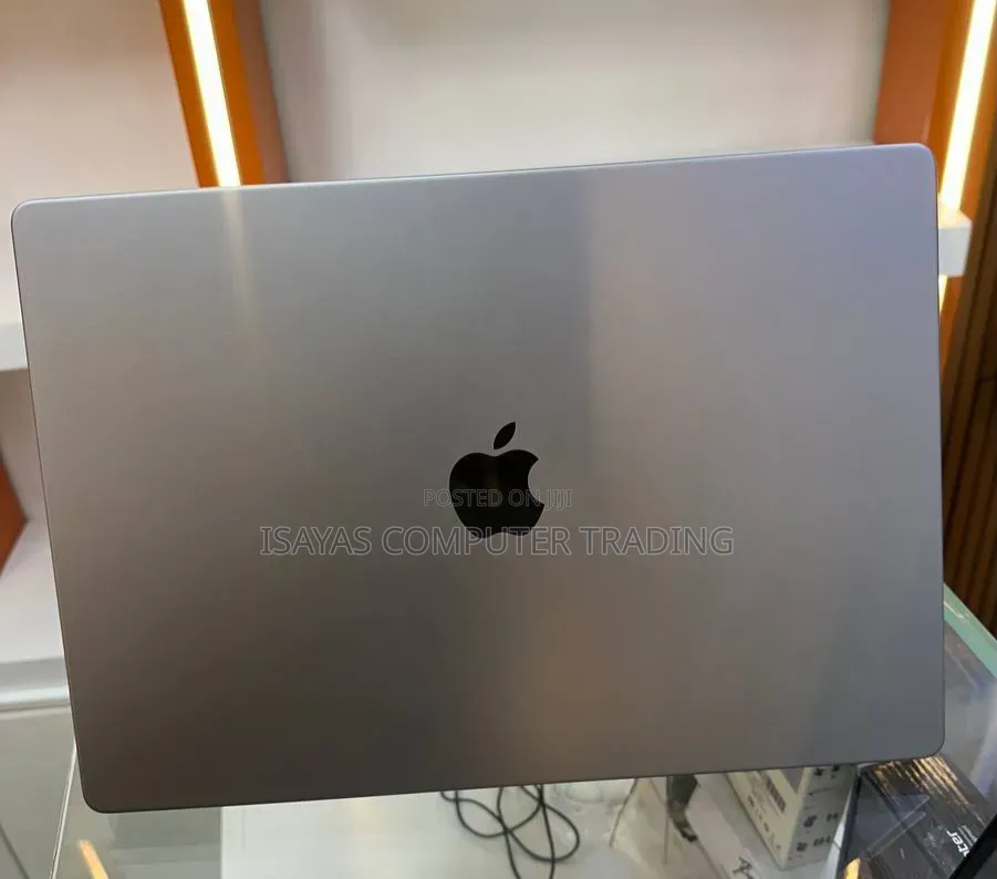 New Laptop Apple MacBook Pro M1 16GB Apple M1 Pro SSD 512GB