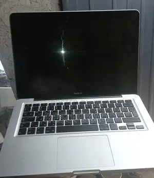 Laptop Apple MacBook 2011 2GB Intel Core 2 Duo HDD 128GB