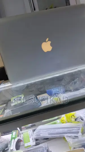 Laptop Apple MacBook 2011 2GB Intel Core 2 Duo HDD 128GB