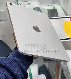 New Apple iPad 10.2 (2020) 64 GB Silver