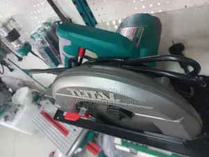 Total Circular Saw 2200w