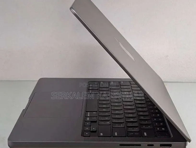 New Laptop Apple MacBook Pro M1 16GB Apple M1 SSD 512GB
