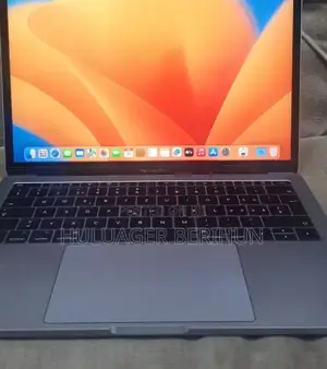 New Laptop Apple MacBook Pro 2017 16GB Intel Core i5 SSD 512GB