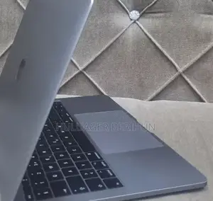 New Laptop Apple MacBook Pro 2017 16GB Intel Core i5 SSD 512GB
