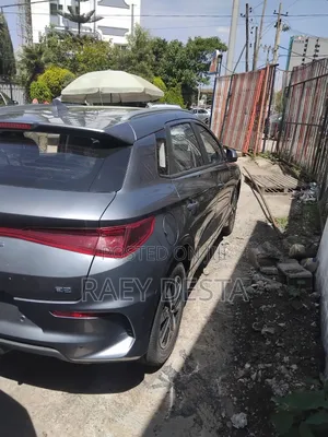 New BYD E2 43 kWh 94 hp FWD 2025 Gray