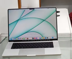 New Laptop Apple MacBook Pro 2015 16GB Intel Core i7 SSD 512GB