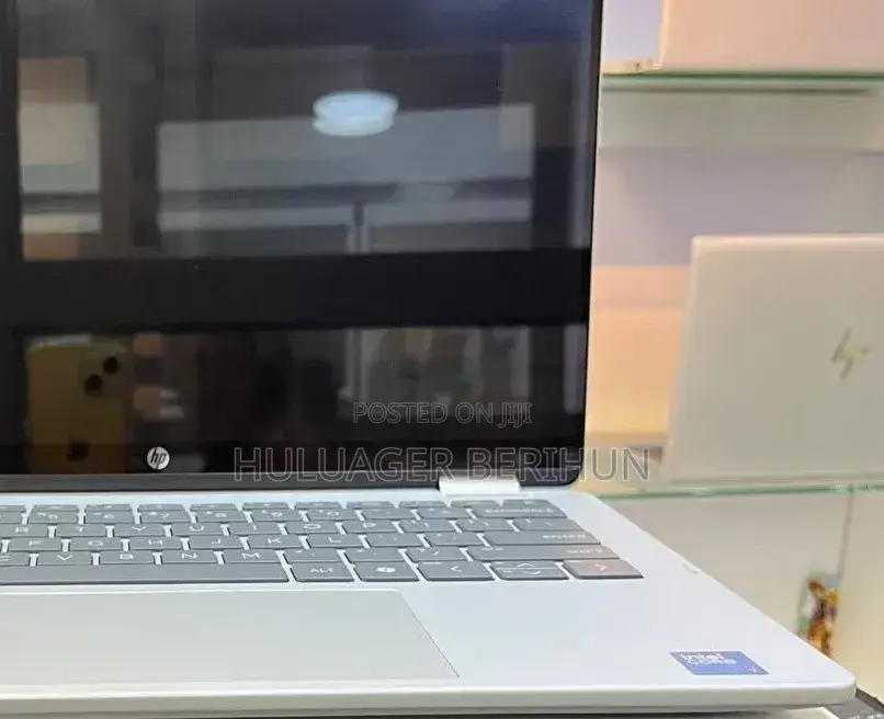 New Laptop HP OmniBook 5 16" 16GB Intel Core i7 SSD 512GB