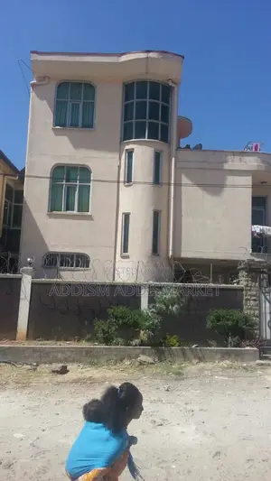 Furnished 5bdrm Villa in የግለሰብ ቤት, Gullele for sale