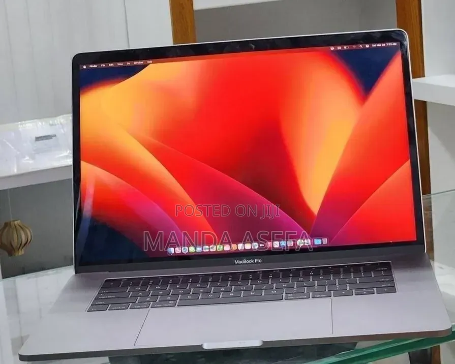 New Laptop Apple MacBook Pro 2017 16GB Intel Core i7 SSD 512GB