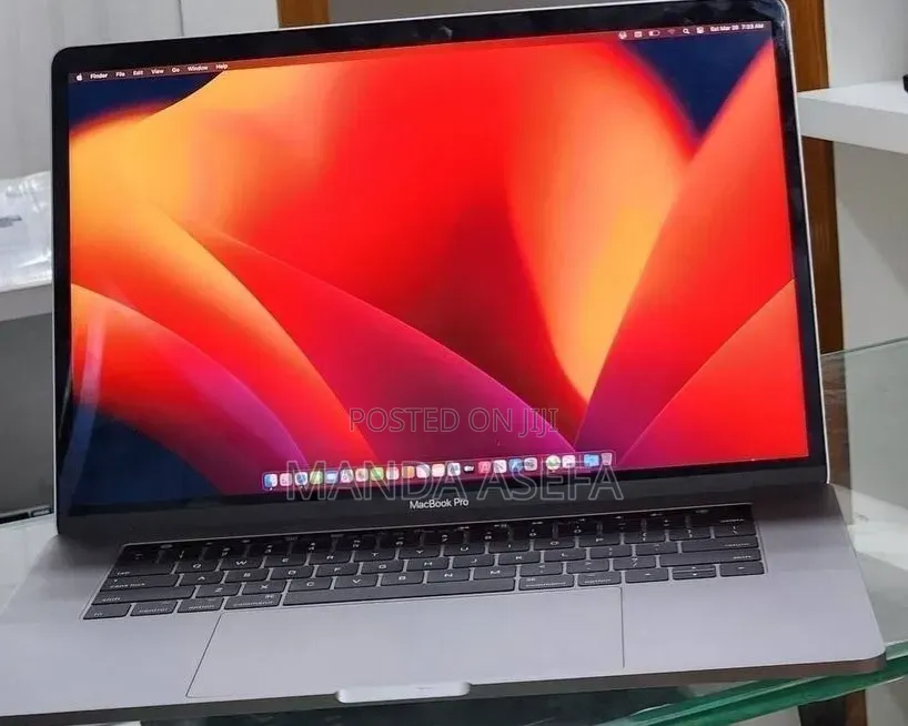 New Laptop Apple MacBook Pro 2017 16GB Intel Core i7 SSD 512GB