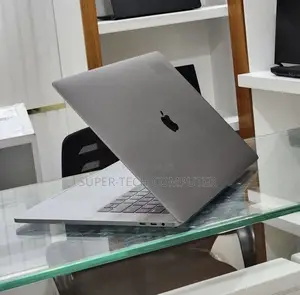 New Laptop Apple MacBook Pro 2017 16GB Intel Core i7 SSD 512GB