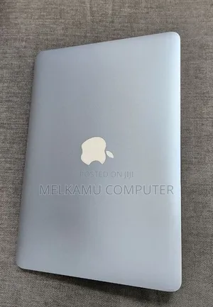 New Laptop Apple MacBook Pro 2015 8GB Intel Core i7 SSD 256GB
