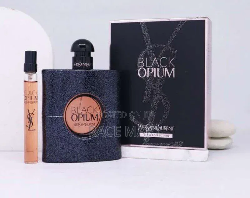 Yves Saint Laurent Black Opium Woman
