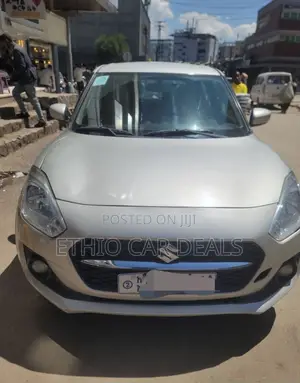 Suzuki Swift 2022 Silver