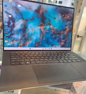 New Laptop Dell 16GB Intel Core i7 SSD 512GB