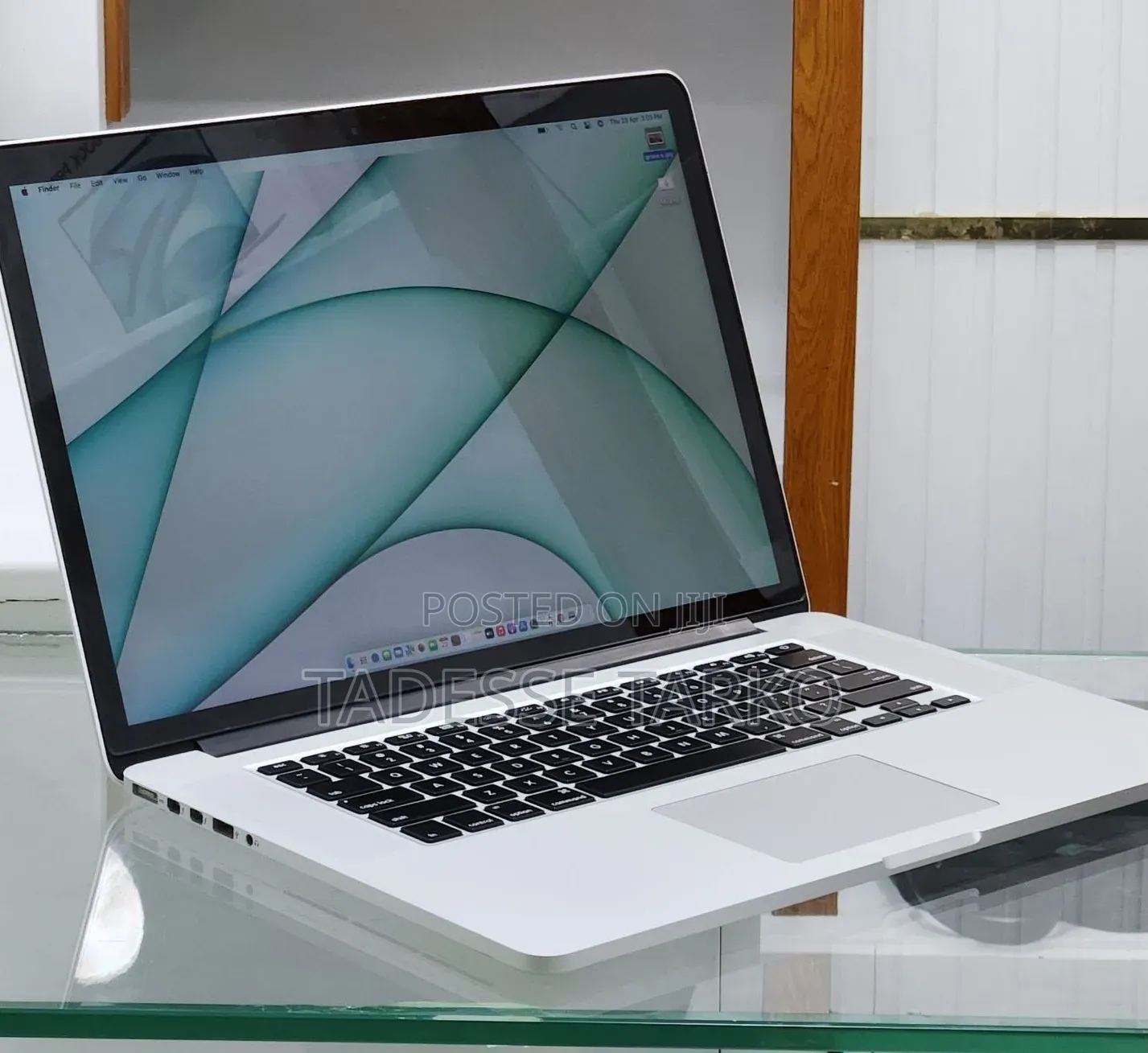 New Laptop Apple MacBook Pro 2015 16GB Intel Core i7 SSD 512GB
