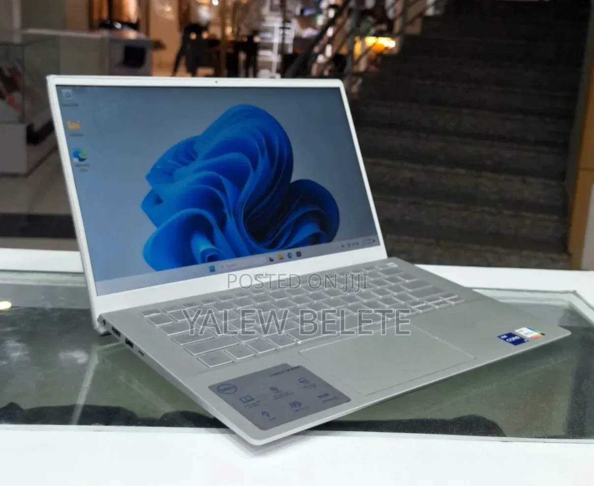 New Laptop Dell Inspiron 15 8GB Intel Core i7 SSD 128GB
