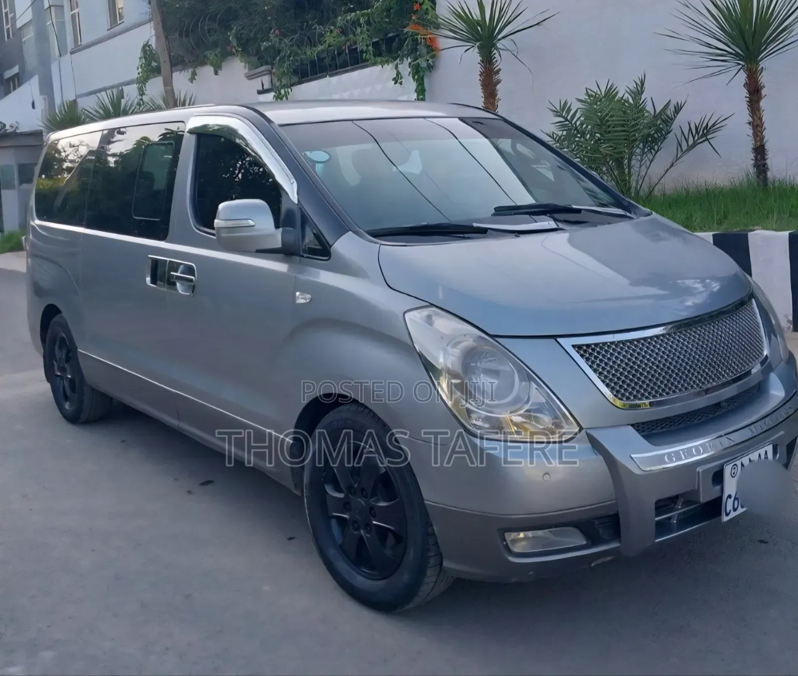Hyundai H1 2013 Silver
