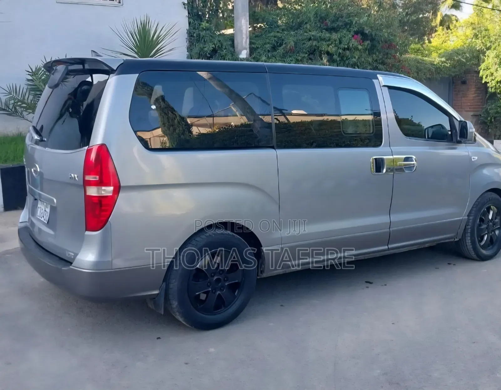 Hyundai H1 2013 Silver