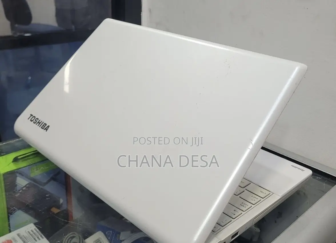 New Laptop Toshiba Satellite C55 8GB Intel Core i3 HDD 1T