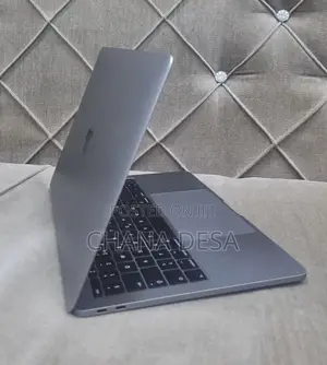 New Laptop Apple MacBook Pro 2017 16GB Intel Core i5 SSD 512GB