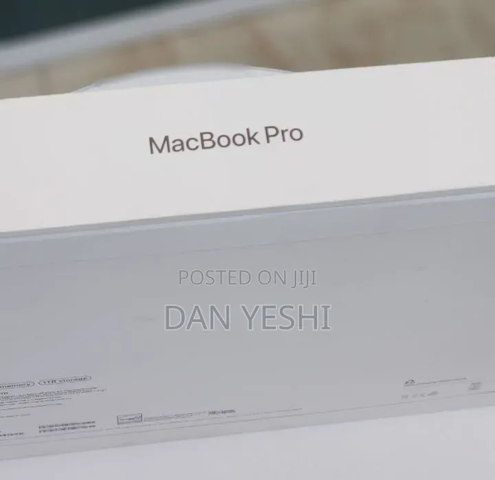 New Laptop Apple MacBook Pro 16GB Apple M5 SSD 1T