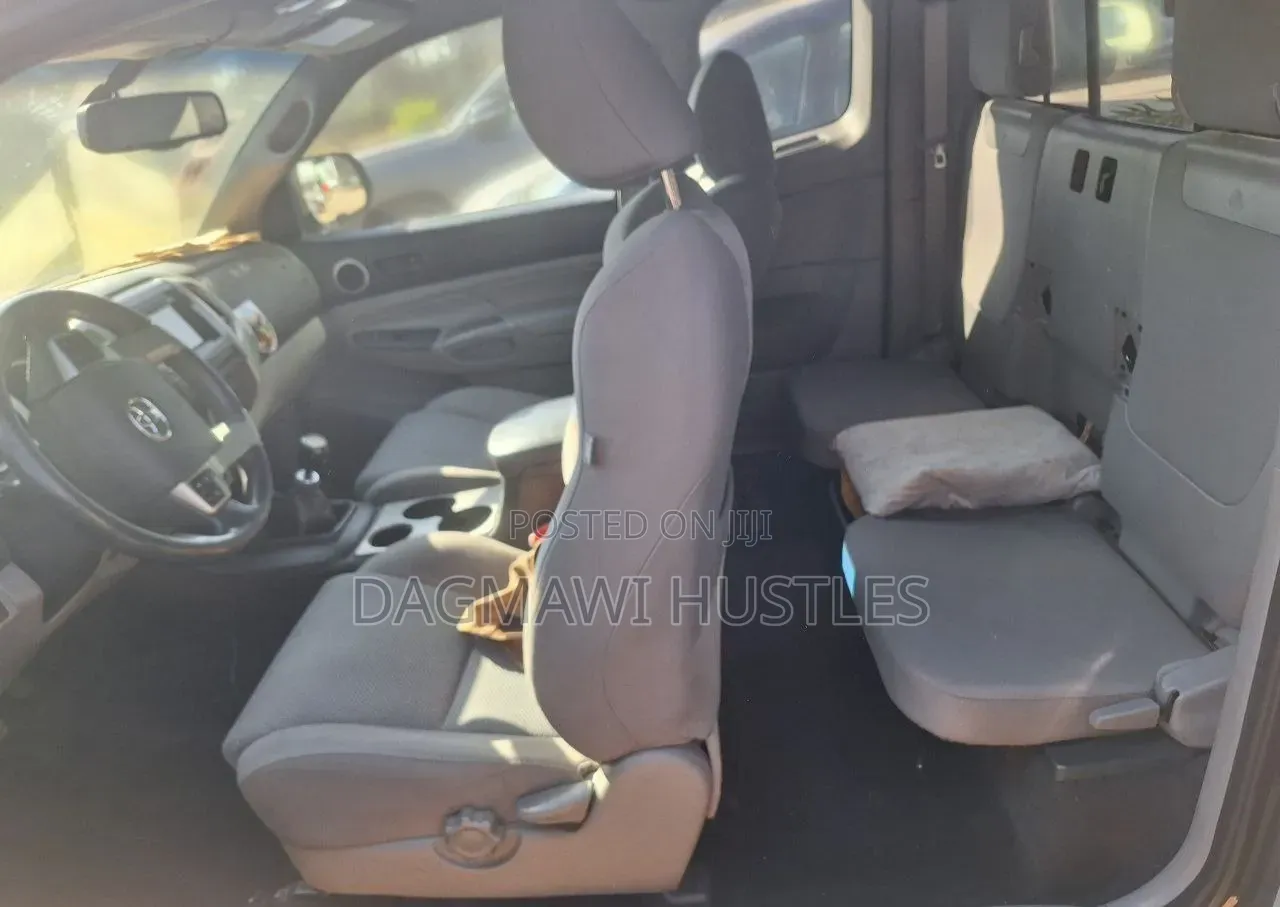 Toyota Tacoma X-Runner V6 2012 Black