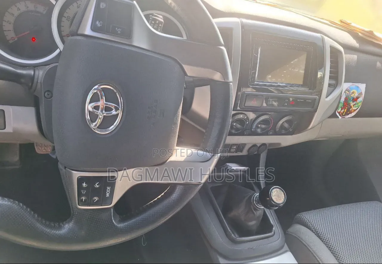 Toyota Tacoma X-Runner V6 2012 Black