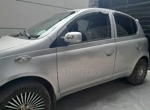 Toyota Vitz 1.3 AWD 5dr 2004 Silver