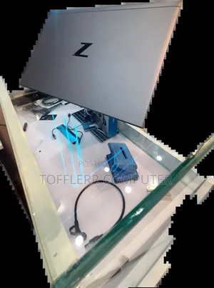 New Laptop HP ZBook Firefly 15 G7 16GB Intel Core i7 SSD 512GB