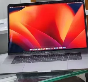 New Laptop Apple MacBook Pro 2017 16GB Intel Core i7 SSD 512GB
