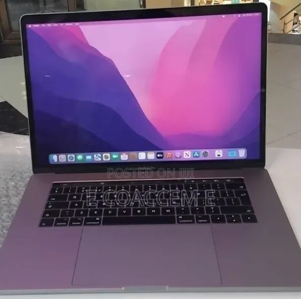New Laptop Apple MacBook 16GB Intel Core i7 SSD 512GB