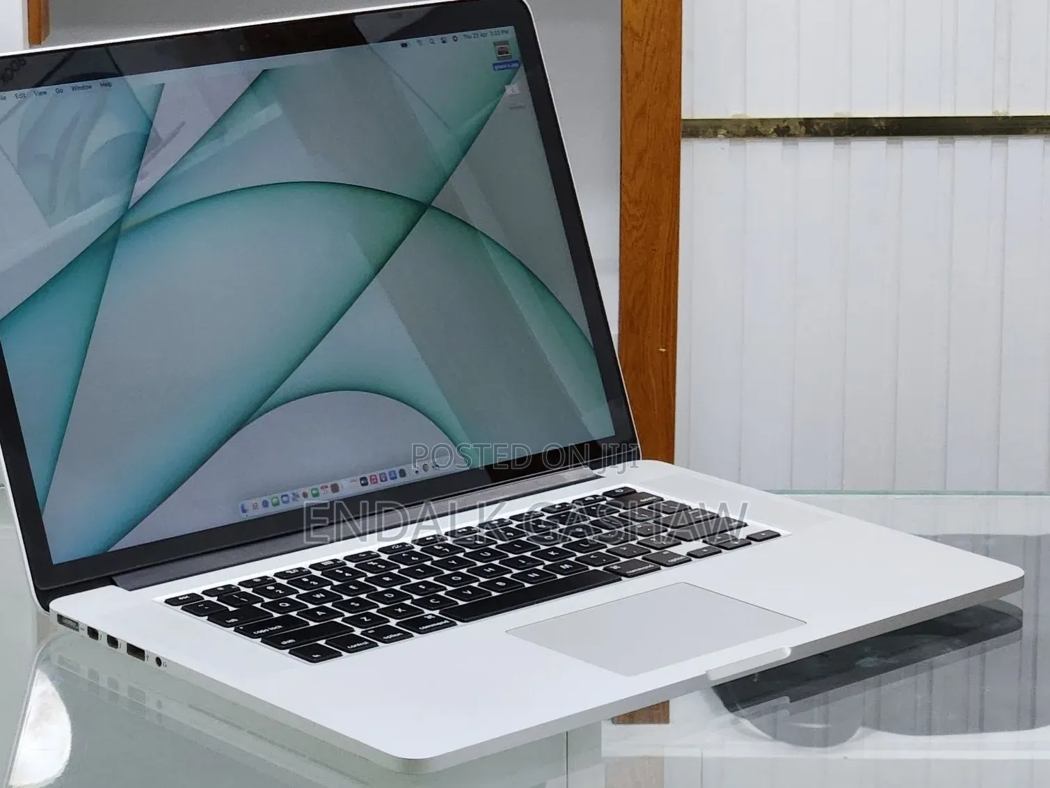New Laptop Apple MacBook Pro 2015 16GB Intel Core i7 SSD 512GB