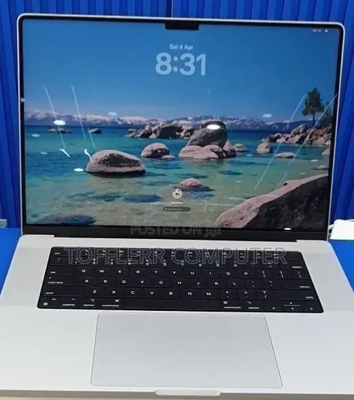 New Laptop Apple MacBook Pro 2021 M1 16GB AMD A10 SSD 512GB