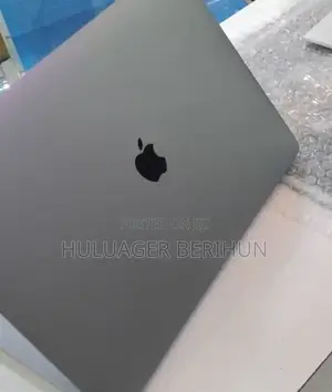 New Laptop Apple MacBook Pro 2017 16GB Intel Core i7 SSD 512GB