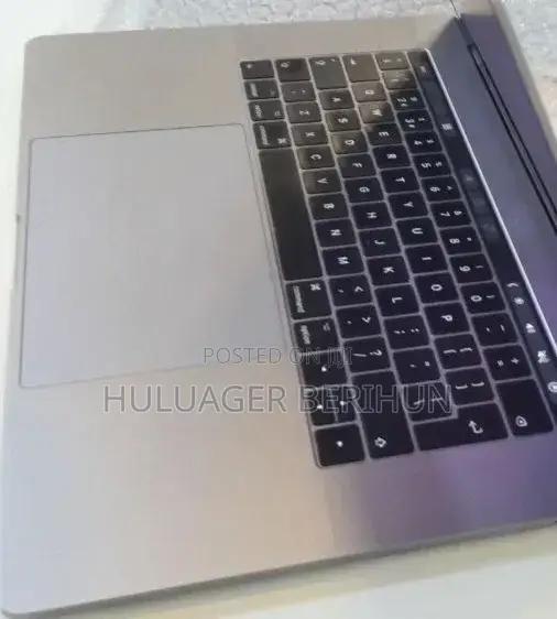 New Laptop Apple MacBook Pro 2017 16GB Intel Core i7 SSD 512GB