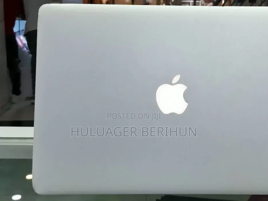 New Laptop Apple MacBook Pro 2015 8GB Intel Core i5 SSD 128GB