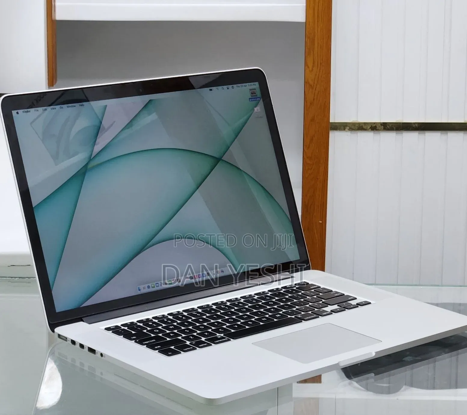 New Laptop Apple MacBook Pro 16GB Intel Core i7 SSD 512GB