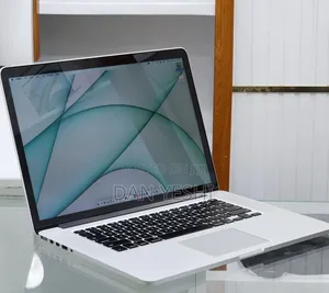 New Laptop Apple MacBook Pro 16GB Intel Core i7 SSD 512GB