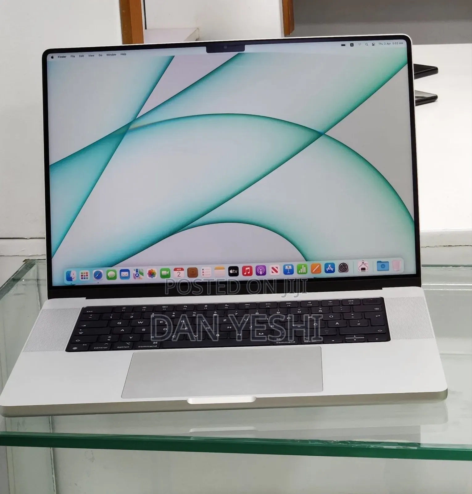 New Laptop Apple MacBook Pro 16GB Intel Core i7 SSD 512GB