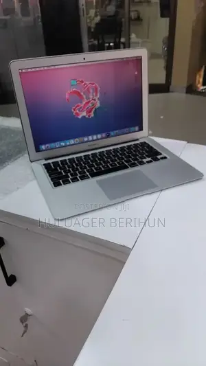 New Laptop Apple MacBook Pro 2015 8GB Intel Core i5 SSD 256GB