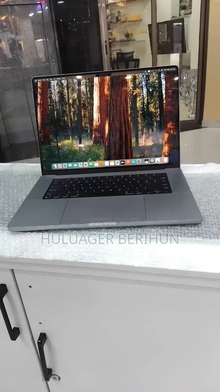 New Laptop Apple MacBook Pro 2021 M1 32GB Apple M1 SSD 512GB